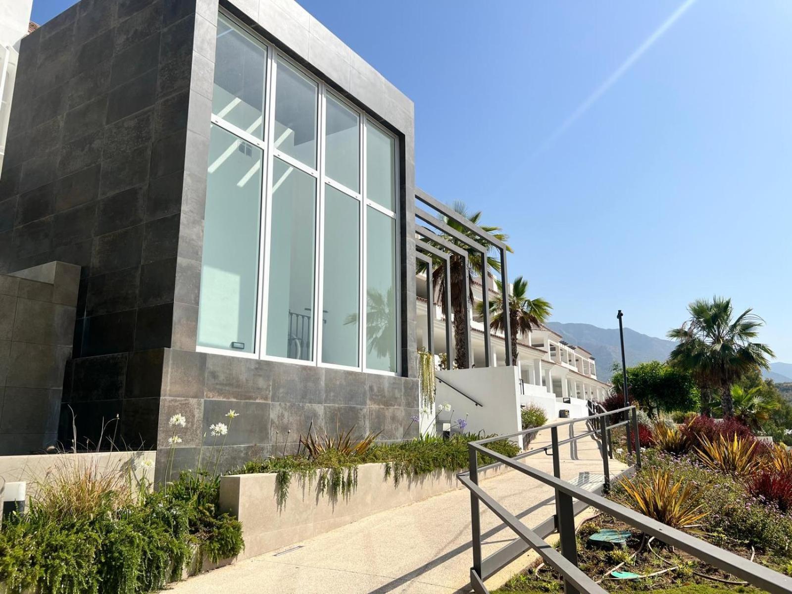 Modernos Cerca De Puerto Banus * Marbella